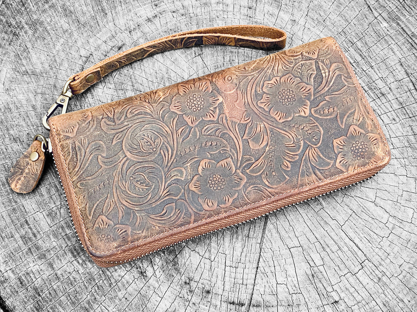 Personalized Women Engraved Leather Purse - Perfect Gift for Special Days